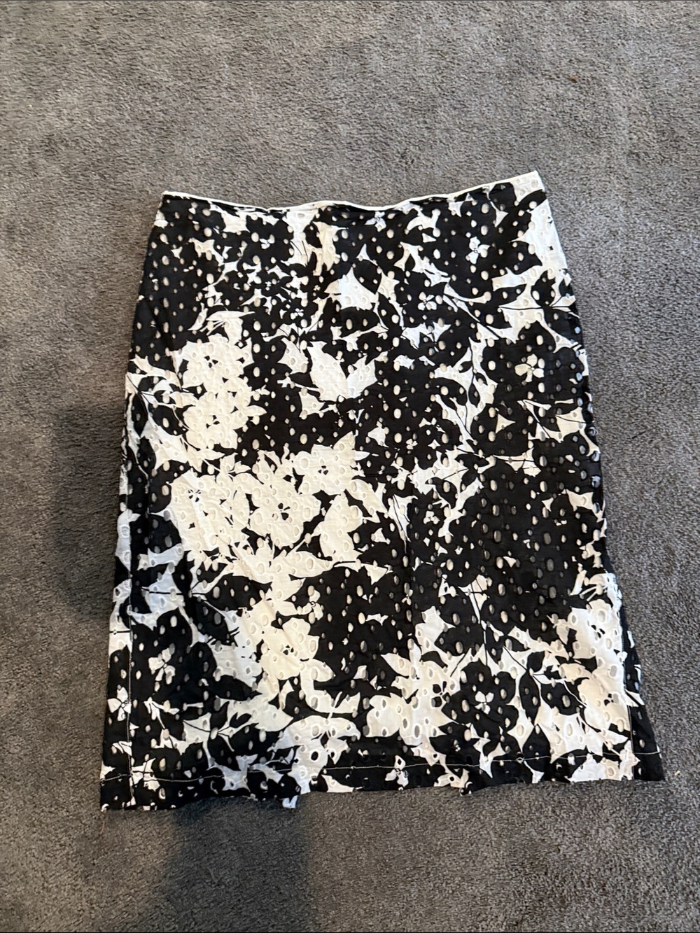 New York & Company Black and White Floral Eyelet Pencil Skirt